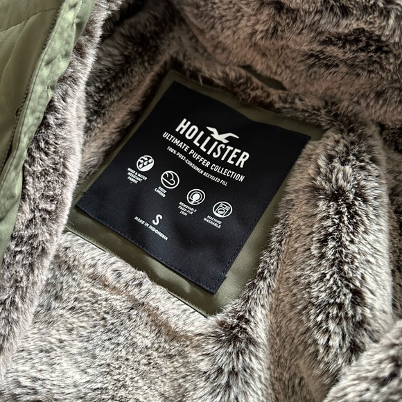 Hollister Ultimate Puffer Collection winter coat. - Picture 2 of 4